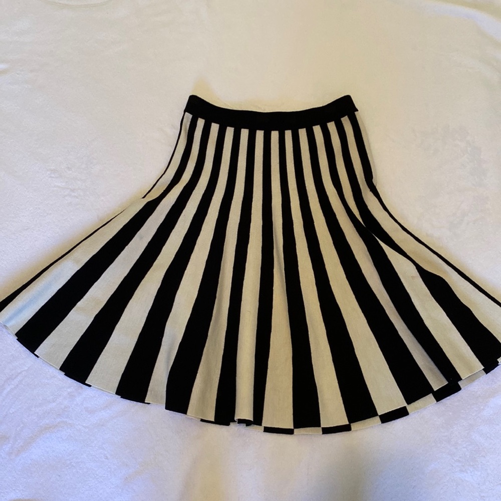 Carmen Marc Valvo Black and White Stripe Knit Skirt